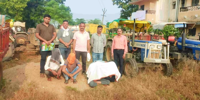 पोलिसांनी 67 लाख 93 हजार पाचशे रुपयांचा माल जप्त केला आहे.